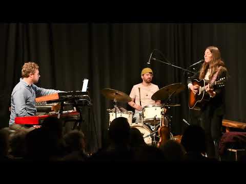 Anna Tivel, Tsunami Books, 4 2022, intro band members w/ song