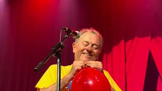 Red Balloon - Peter Combe Live 2026