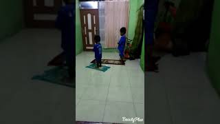 Download lagu Lucu!! Anak kecil belajar sholat. Si kecil jadi imam. mp3