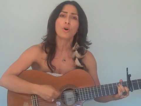 Jacqueline Fuentes sings Luna