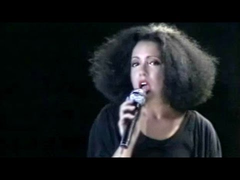 Antonella Ruggiero - "Mi Manchi Ancora" Matia Bazar @ Festivalbar ' 87