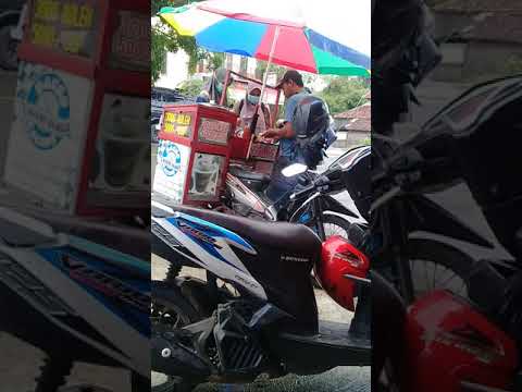 Mbakso lurrrr suwegerrrr