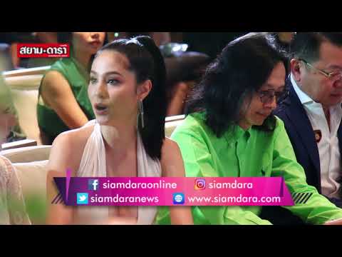 หน้าอกซิลิโคนชาย รอยสักเล็ก ๆ บนหน้าอกของหญิงสาว