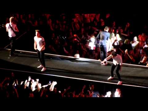 One Direction - MSG - 12/3/12 - Harry's speech/Teenage Dirtbag