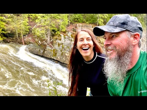 WORKSHOP WALLS ARE UP - Experimenting with Insulated Panels