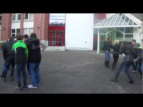 Sasalimpetan (Traditional game of Indonesia)