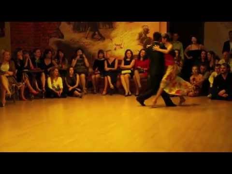  Sebastian Achaval  and  Roxana Suarez  are  dancing  to  the  vals  "  Viejo Portón  "  by  Rodolfo Biagi