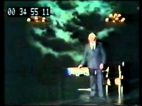 Giacomo Aragall - La Donna e Mobile from Rigoletto (Verdi)