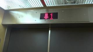 preview picture of video 'Worcester: Hidden Payne Traction Staff Elevator J @ U-Mass Memorial (Belmont)'
