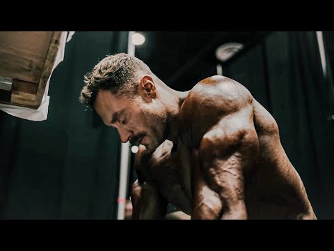 YOU GROW WHEN YOU STRUGGLE -  Chris Bumstead Bodybuilding Motivation//Workout Motivation 