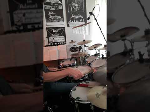 Double bass drum triplets exercise 144 B, 100 bpm, starting with the right foot