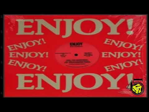 image-Does Moe's only play music from dead artists?