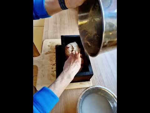 Tipps zum Backen mit Vollkorn - Von der Knetschüssel in den Holzbackrahmen