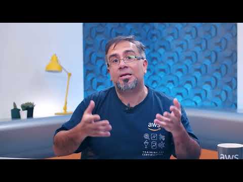 402 Kinesis Data Streams vs Kinesis Data Firehose