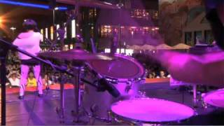 Video : China : Pop performance at the ShangHai World Expo