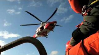 preview picture of video 'Heli Lift at Warsash'