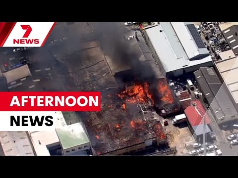Factory fire destroys Western Sydney buildings; AFP update on alleged Bondi shooters | 7NEWS