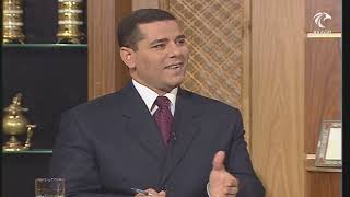 { مثلهم كمثل الذي استوقد نارا فلما أضاءت ما حوله ذهب الله بنورهم } على من يعود الضمير في نورهم image