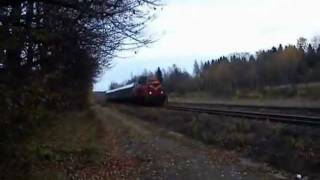 preview picture of video 'Taajamajuna 782 ohittaa Huutokosken'