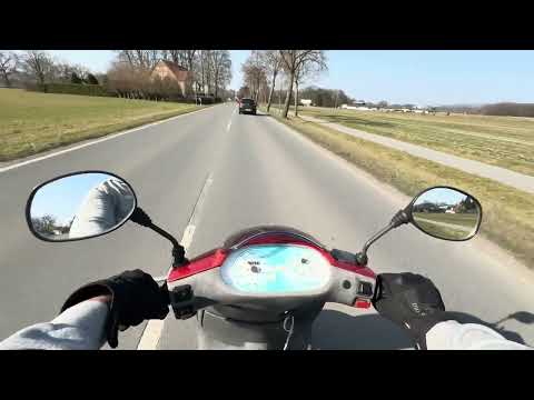 Piaggio SKR 125-2-Stroke 100 Km/h Top Speed-POV
