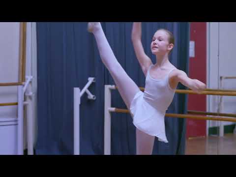 Little Ballerinas / Petites Danseuses (2020) - Trailer (English Subs)