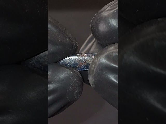 حجر كيانيت طبيعي تحفة للاقناء او الاهداء