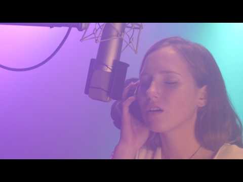 Creep Radiohead cover by Lea Hobbie