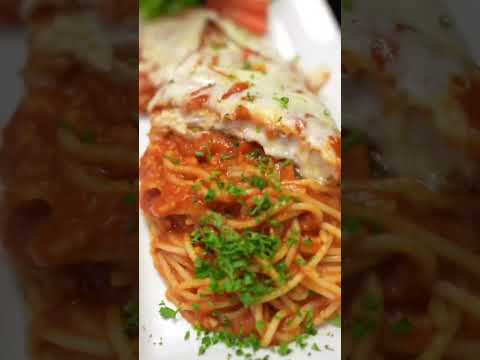 🍕 QUENTE! 🤯 A Italian Trattoria em San Antonio está servindo os produtos para as festas de fim de ano!