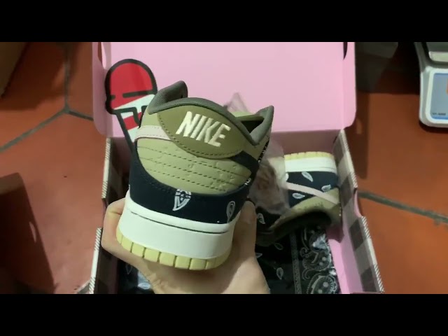 Dunk Low x Travis Scott