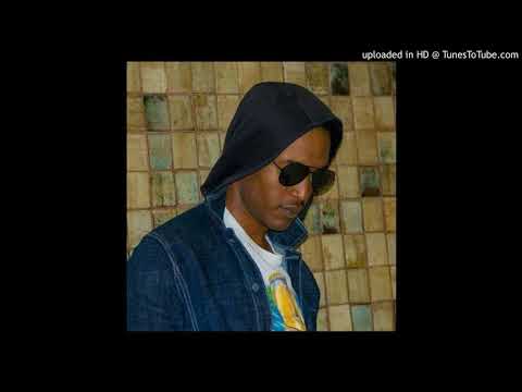 Mr SyncLeer -Hands in di Air