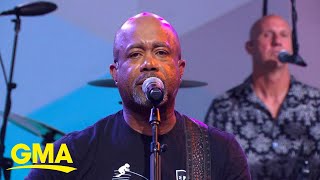 Hootie &amp; The Blowfish perform &#39;Let Her Cry&#39;