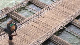 preview picture of video 'Historical wood bridge Sangkhla Buri Thailand'