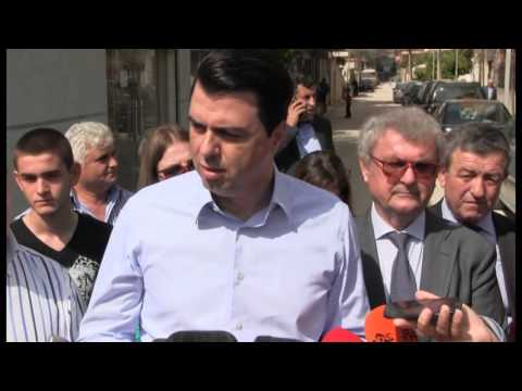 LULZIM BASHA PREZANTON PROGRAMIN NE FIER, AKUZON KRYEMINISTRIN SE KA KRIJUAR OLIGARKI LAJM