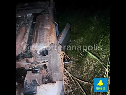 MULHER FICA FERIDA APÓS CAPOTAMENTO NA GO-225 ENTRE PIRENÓPOLIS E CORUMBÁ DE GOIÁS