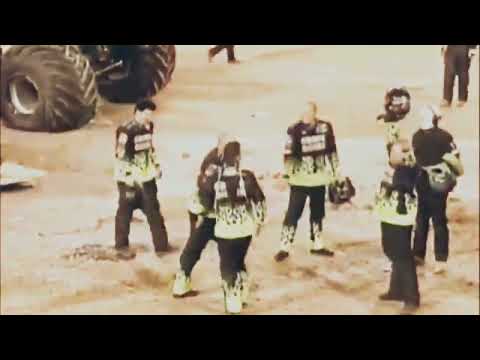 Grave Digger - 25th Anniversary - Encore (Monster Jam - World Finals - Las Vegas - 2007)