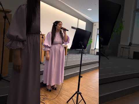 Andreea Sandu - in numele  celui ce ne-a iubit pe cruce