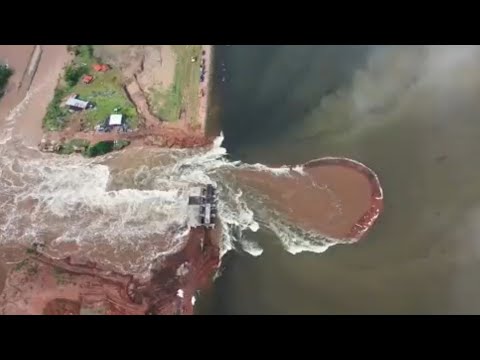 image-How many dams are in Thailand?