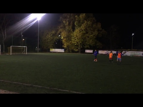 14.11 JM Auto Team (biale) - AC Polanka (pomarańczowe)