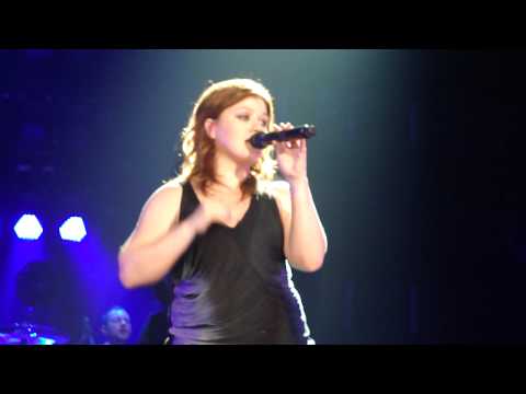 Kelly Clarkson - Because of You - Corpus Christi, Tx 12/7/09 - Live