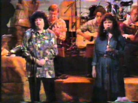 Gaelic Song : Cathy Ann MacPhee & Mairi MacInnes