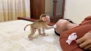 Hilariously Ronaldo Happily To Have Fun With Mom So Sweet