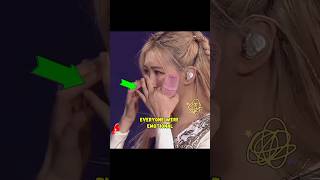 Download lagu JISOO comforted ot3 on their last concert 🥺 #blackpink #jisoo #jennie #rosè #lisa mp3