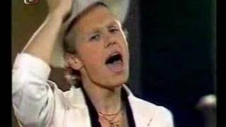 Videoklip Jiří Korn - Mží Ti do vlasů s textom piesne