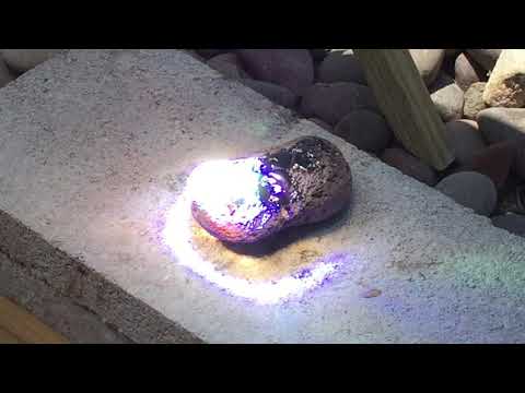 Solar heat ray lens from TV melts rock into lava then glass