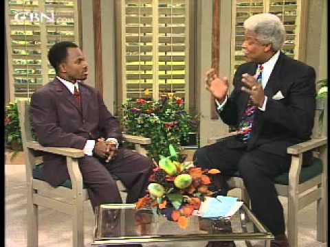 700 Club Classics - Kirk Franklin - CBN.com