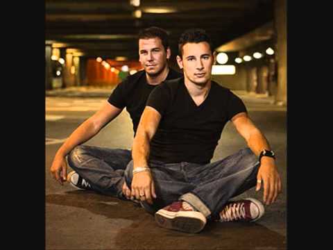 Andy & Lucas - carita morena