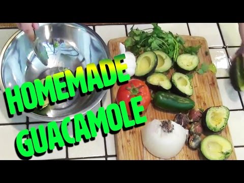 How to make Homemade Guacamole (EASY RECIPE)