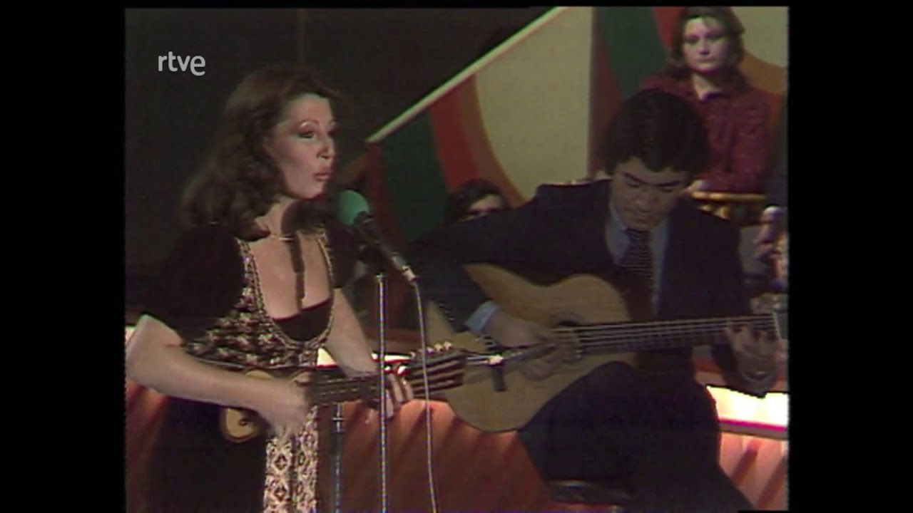 Julia Elena Davalos - La niña de Guatemala (Quiero a la sombra de un ala en directo, 1979)