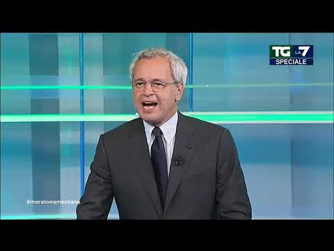 Enrico Mentana scherza in studio: 'Mi hanno rubato il caricabatteria'