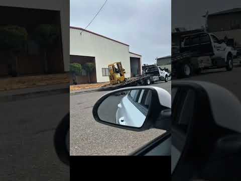 Gravity wins again! 🍎🤷‍♂️ lazybuoyboyz #truckdriver #automobile #lkw #bigrig #camion #lorry #funny